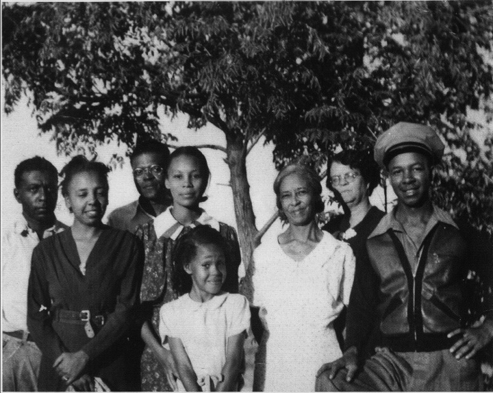 Willie and Sisters in OK.jpg